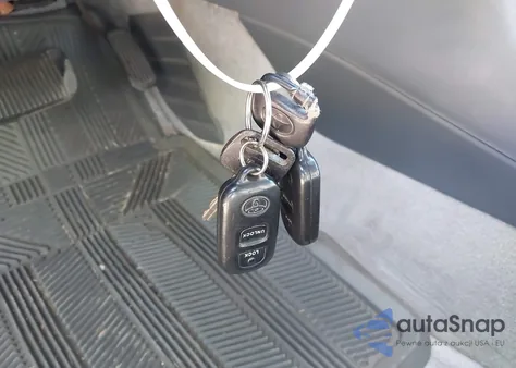 2000 Toyota Camry Ce/Le/Xle из США, поврежденный, VIN 4T1BG22K5YU632071